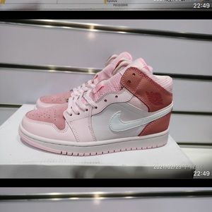 Meet your Posher, Ngan